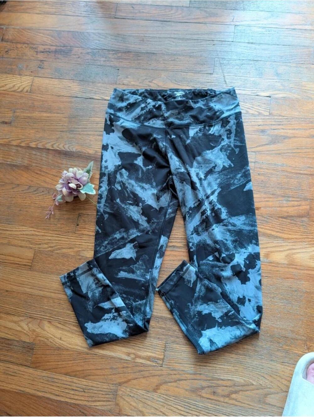 Reebok sz L active leggings